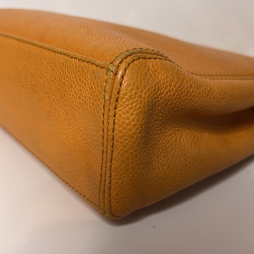 SOLD - CHANEL vintage orange caviar leather shoulder bag - Picture 6 of 16